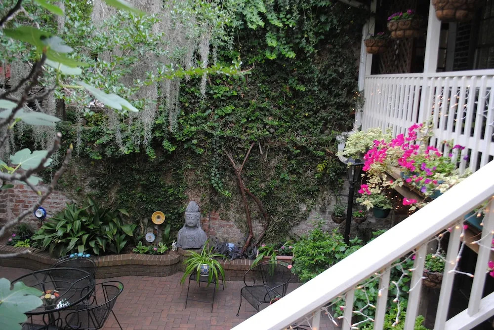 Savannah Bed & Breakfast Inn