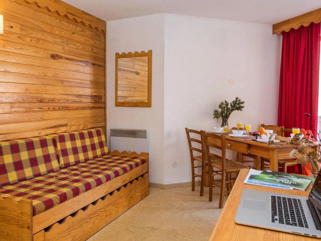Carefully furnished apartment near the piste and Valmeinier