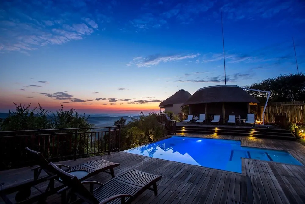 Umzolozolo Private Safari Lodge & Spa