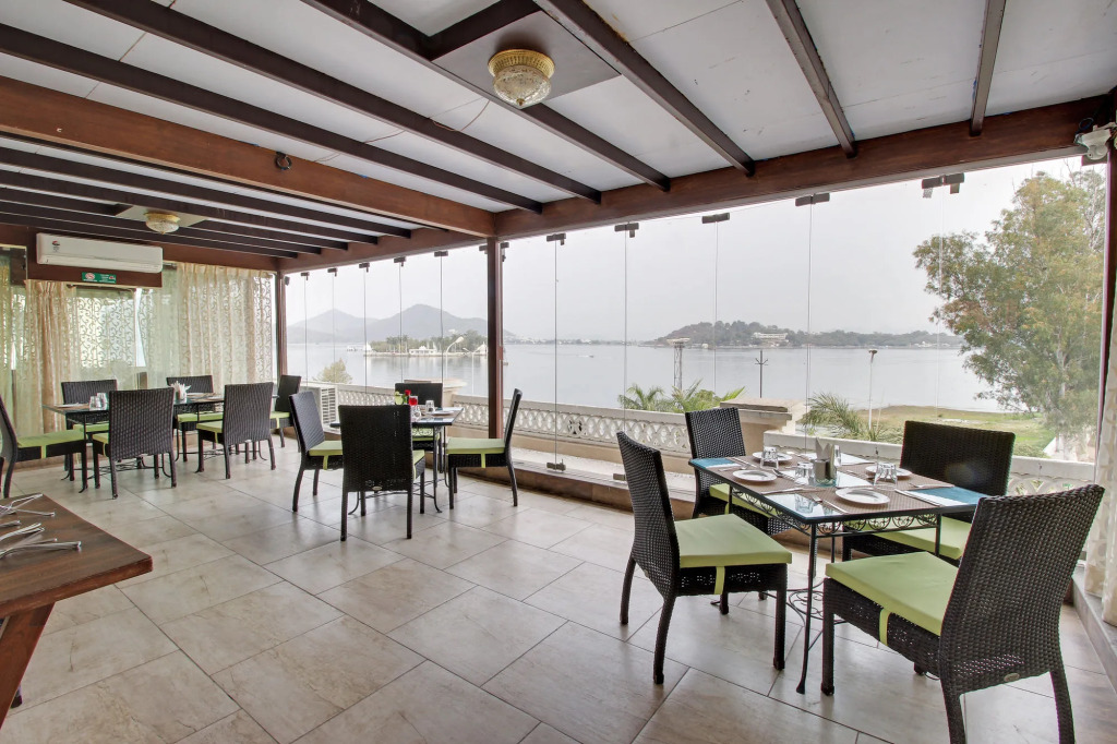 Panna Vilas - A Lake Facing Boutique Hotel