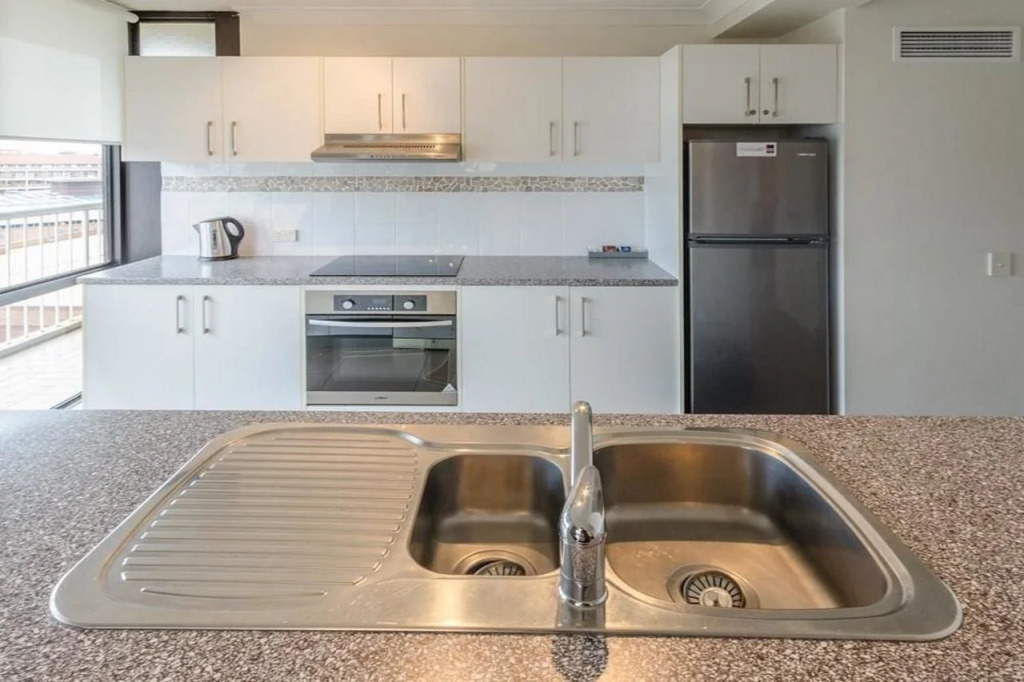 Hillcrest Apartment Hotel