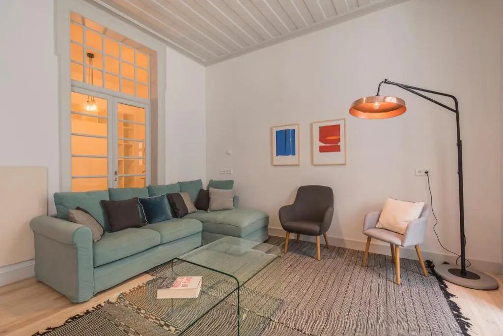 Lovelystay - Charming 3 Bedroom Wonder Downtown