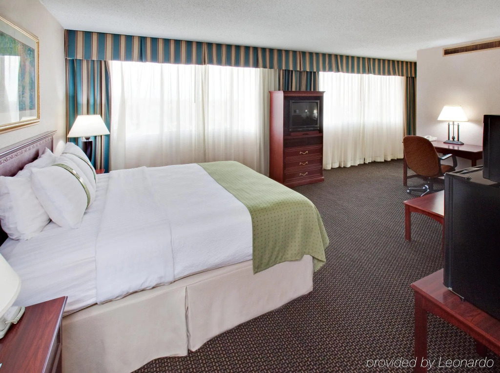 Holiday Inn Des Moines-Downtown-Mercy Campus by IHG