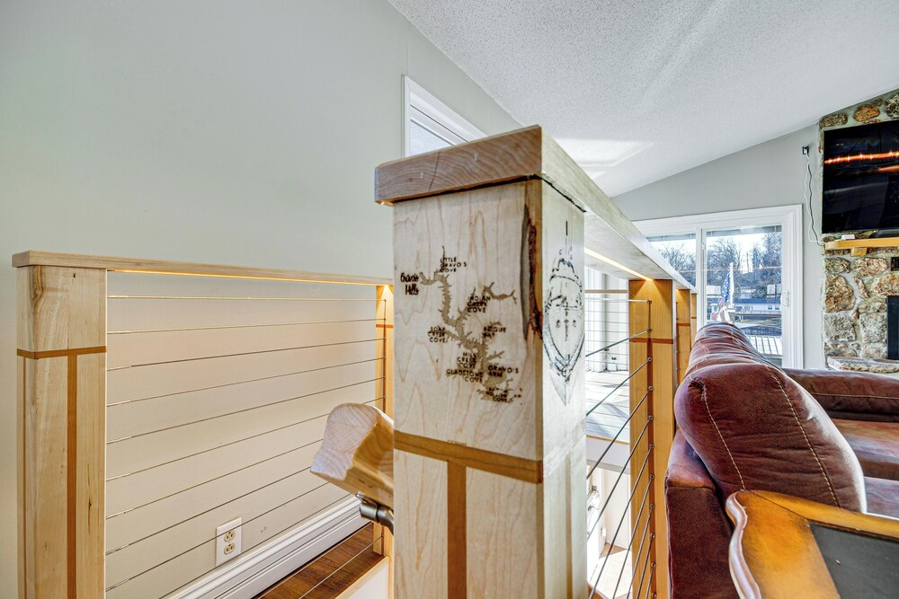 Private Dock & Bar: Pet-friendly Lake Ozark Home