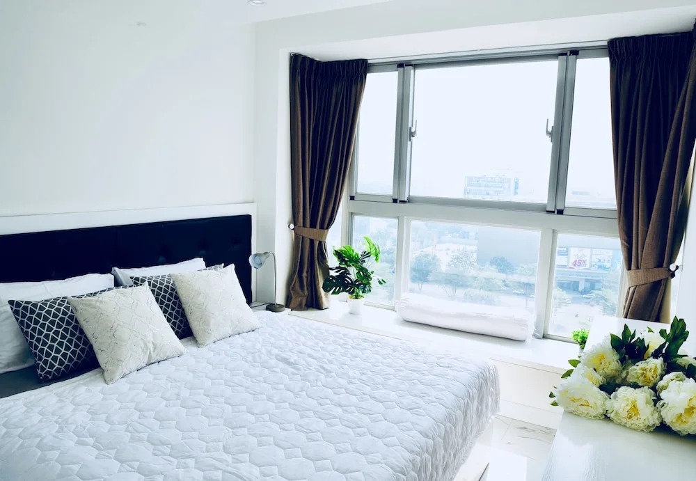 La Rose Great view 14th 2 Br. Apartment
