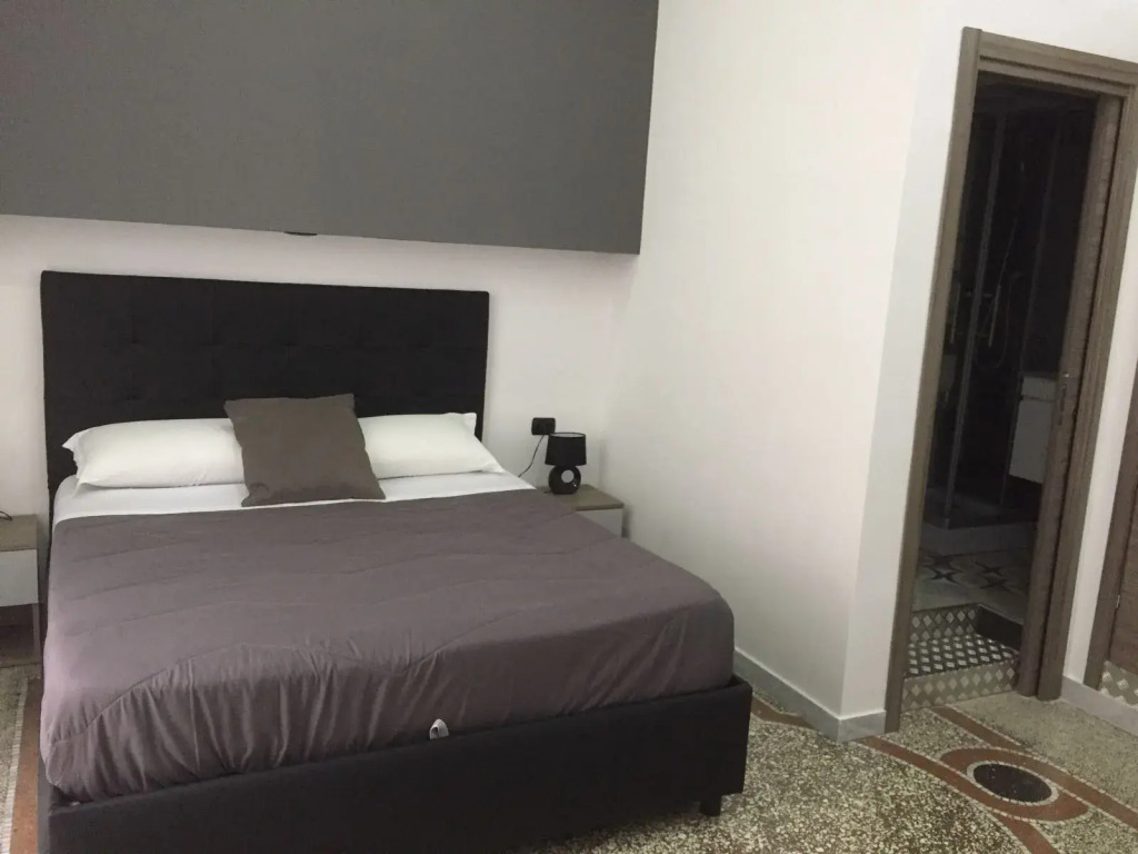 MB95 - Mezzocannone Luxurious Bed&Breakfast
