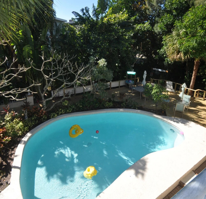 Treasure Island Beach Retreat Sleeps Up To 5