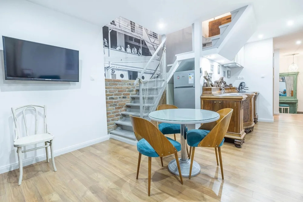 Gumbo Luxury Duplex Apartment