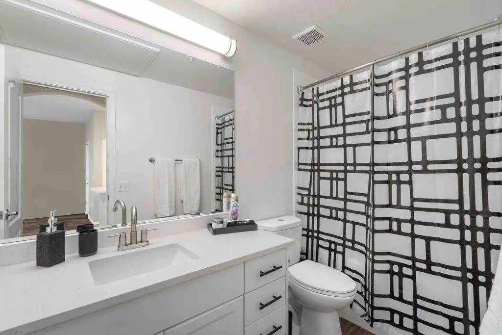 Modern 1BR Apt Located In The Heart of Scottsdale