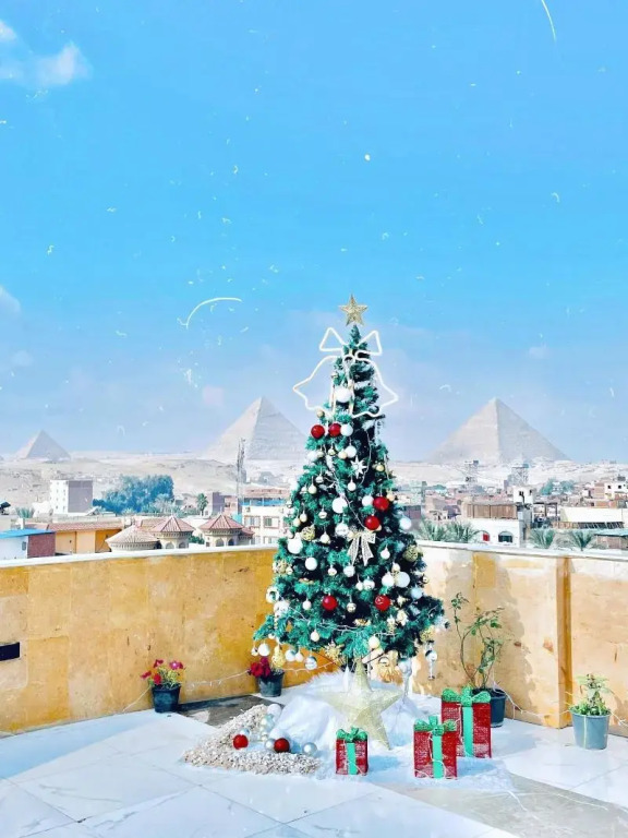 Palm Pyramids View Hotel
