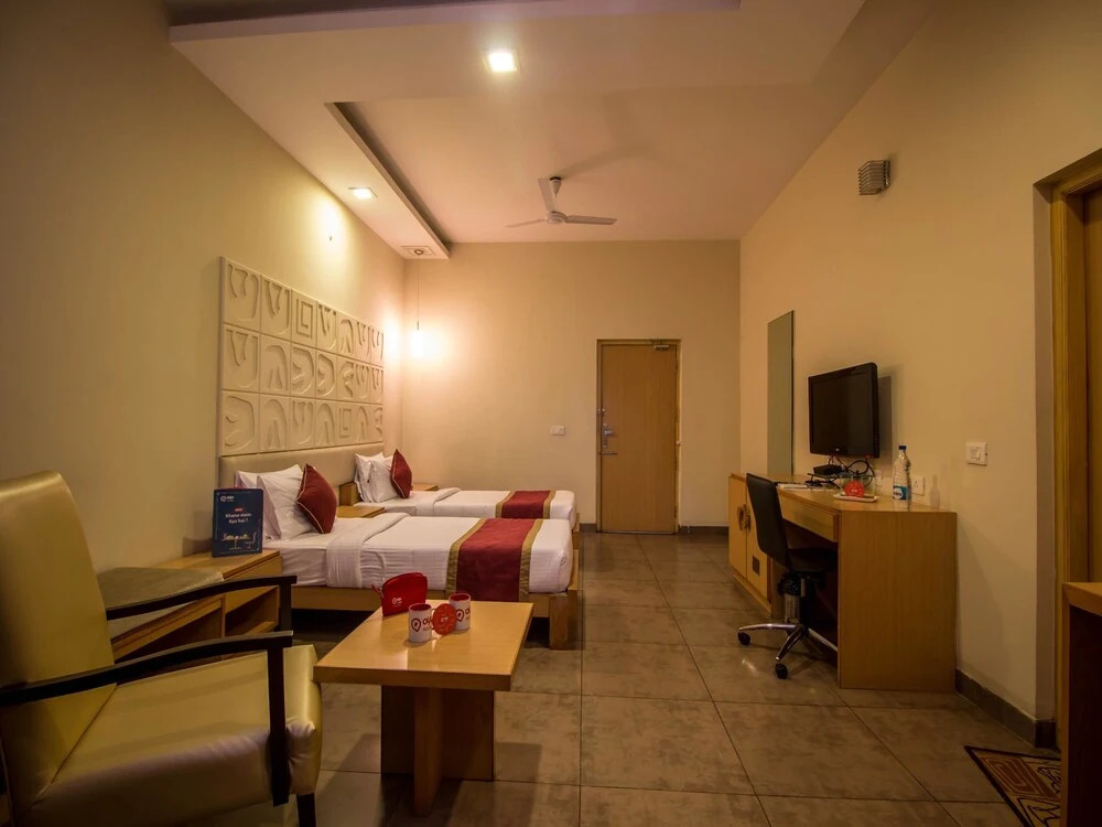 OYO Apartments RK Beach Road