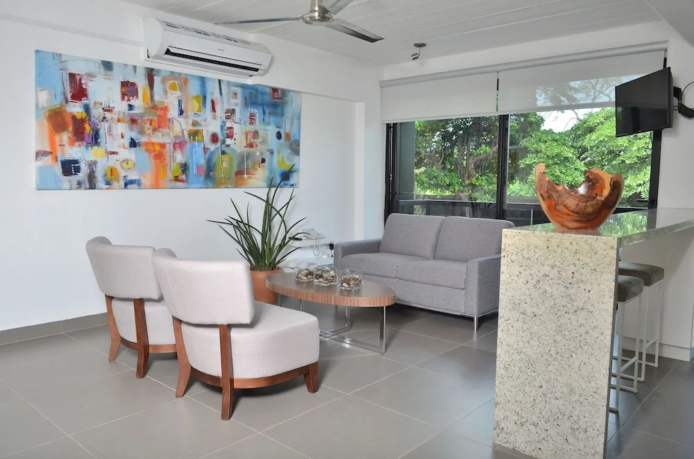 Onix Apartments