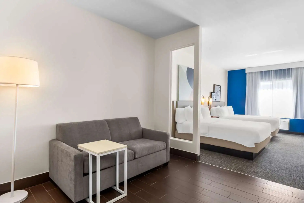 Spark by Hilton Pearland (H)
