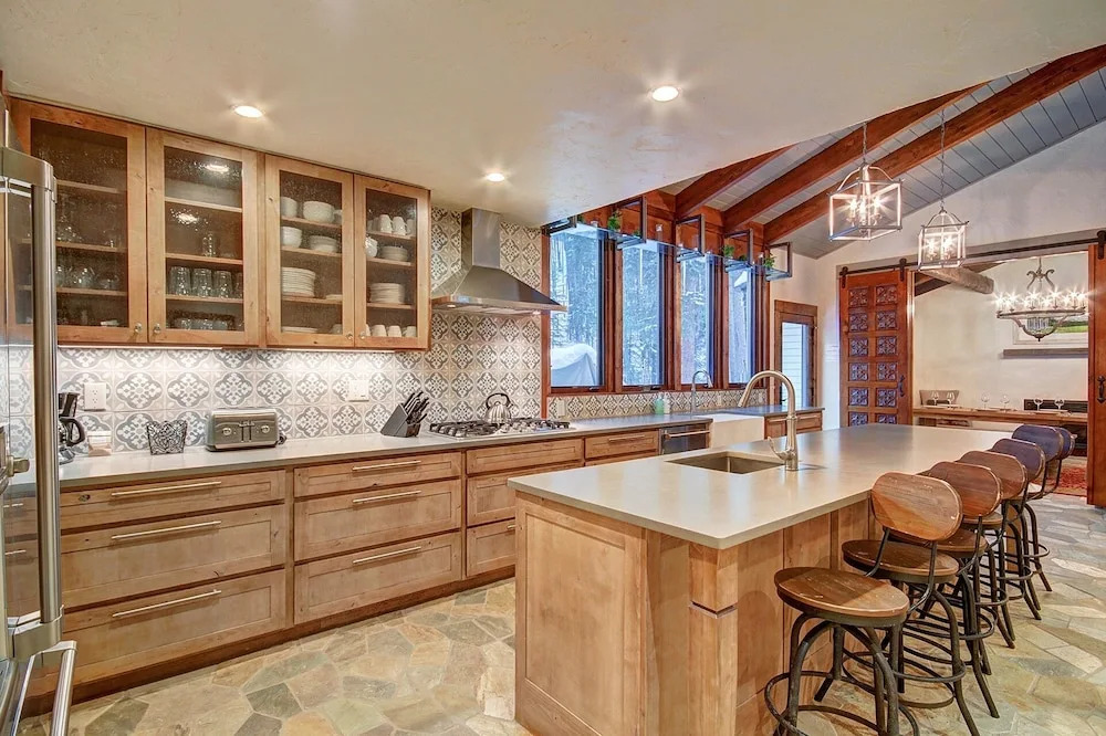 Creekside Chateau 6 Bedroom Home by RedAwning
