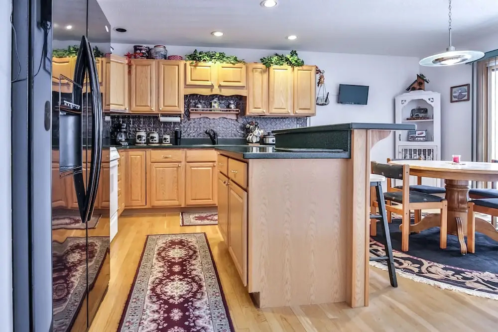 Pickerel Point Executive - 5 Br Home