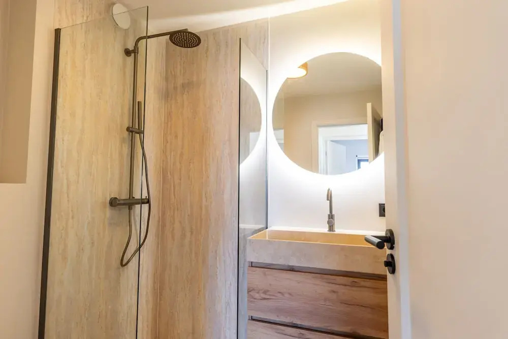 Renovated Apartment With Garden and Parking