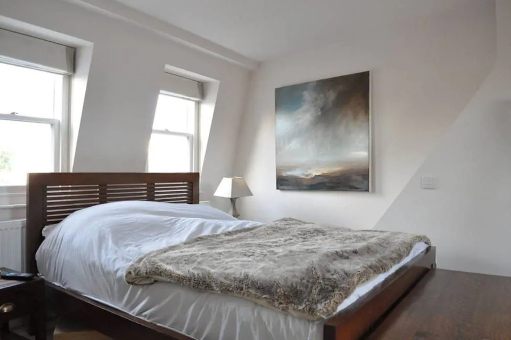 Spacious 2 Bedroom Property in Great Location