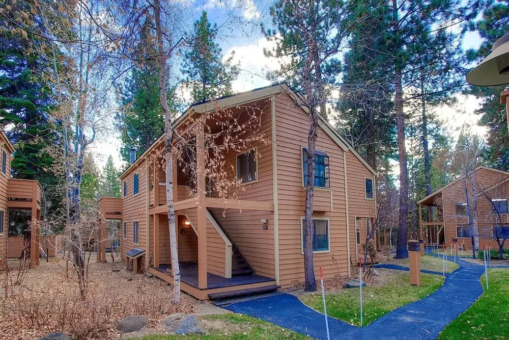 Delightful Mccloud 2 Bedroom Condo by RedAwning