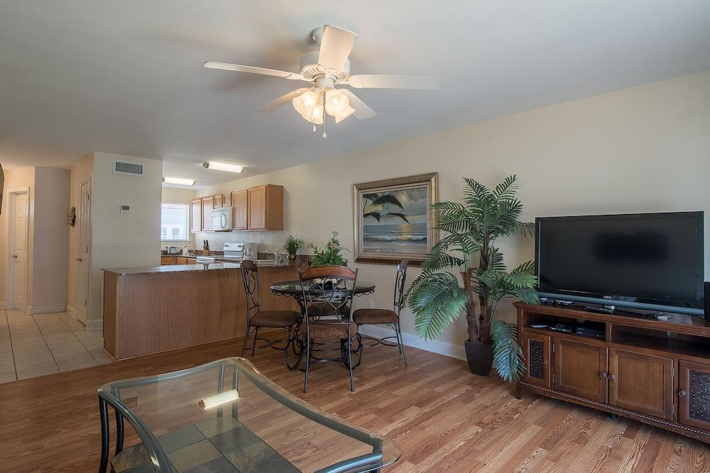 Oak Shores-Oak Shores 103