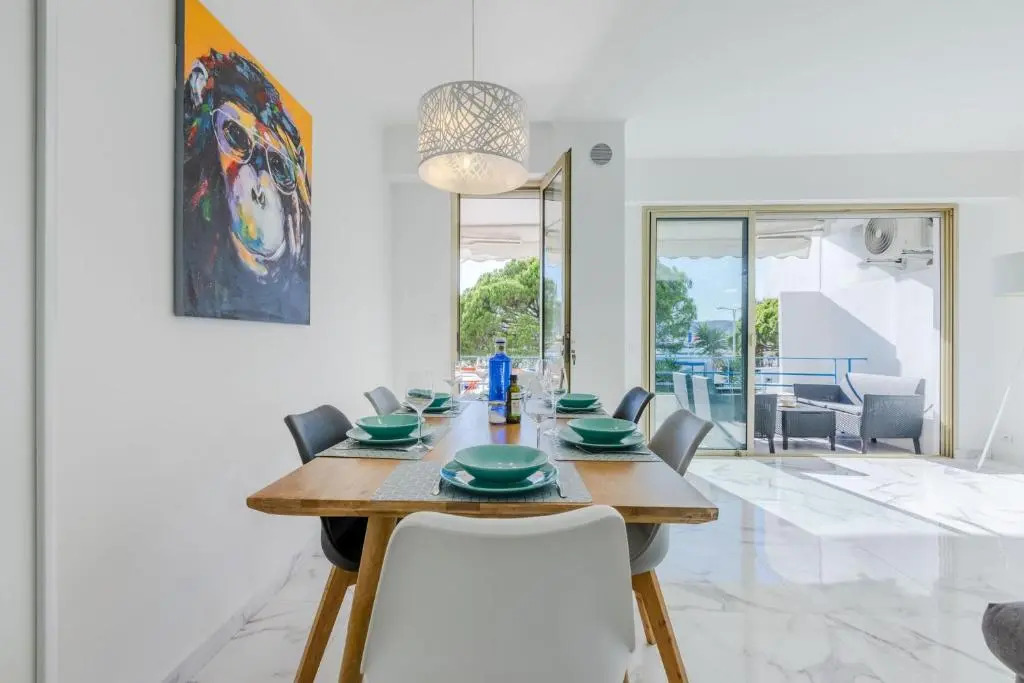 KIKILOUE 90m2 sur la Croisette avec terrasse & vue de rêve