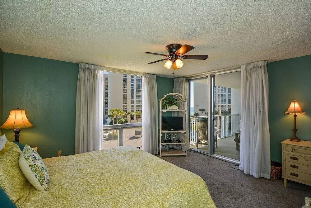 Shoreline 3044 Condo by RedAwning