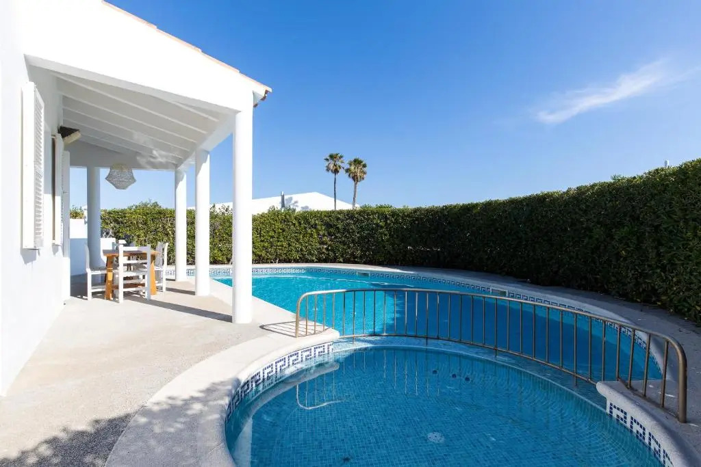 Chalet a 150m de la playa y piscina privada