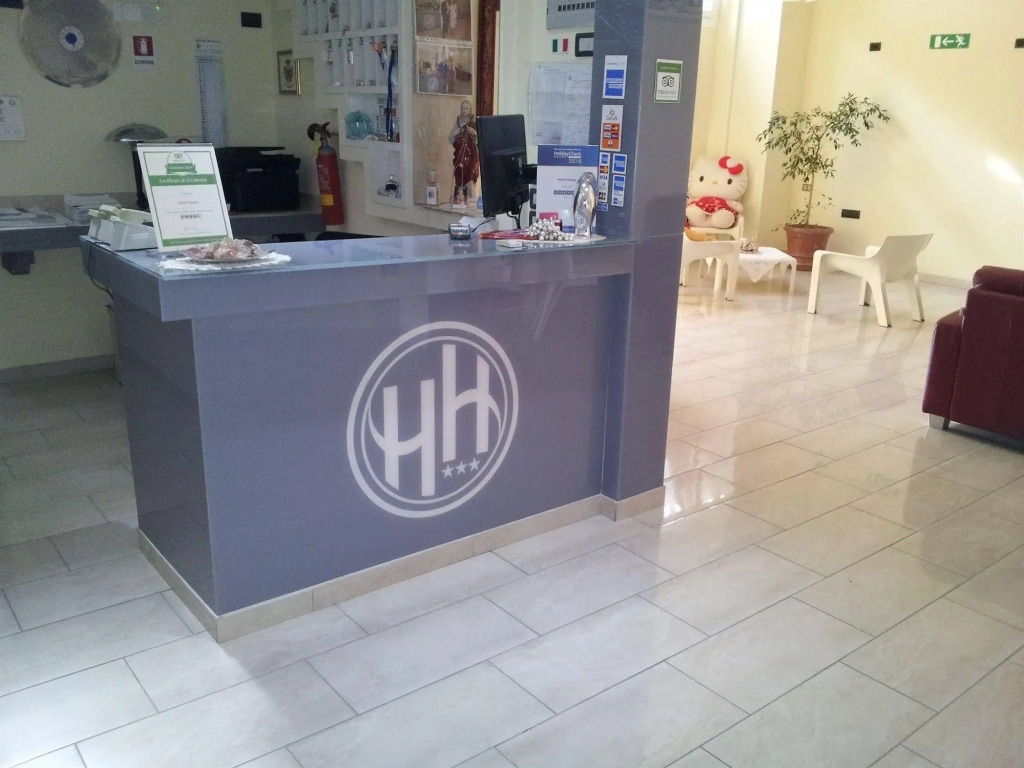 Hotel Happy