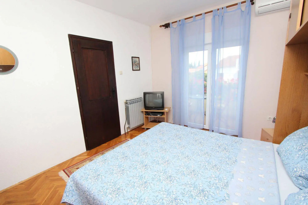 Rooms and Apartments Sally
