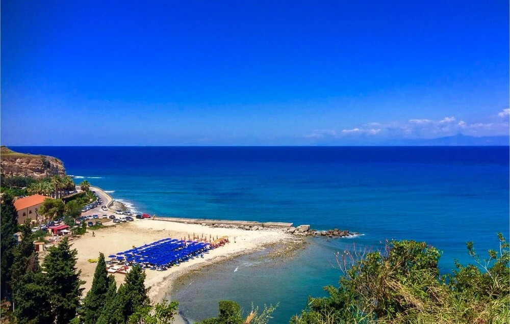 Beautiful Apartment in Briatico With 4 Bedrooms and Wifi