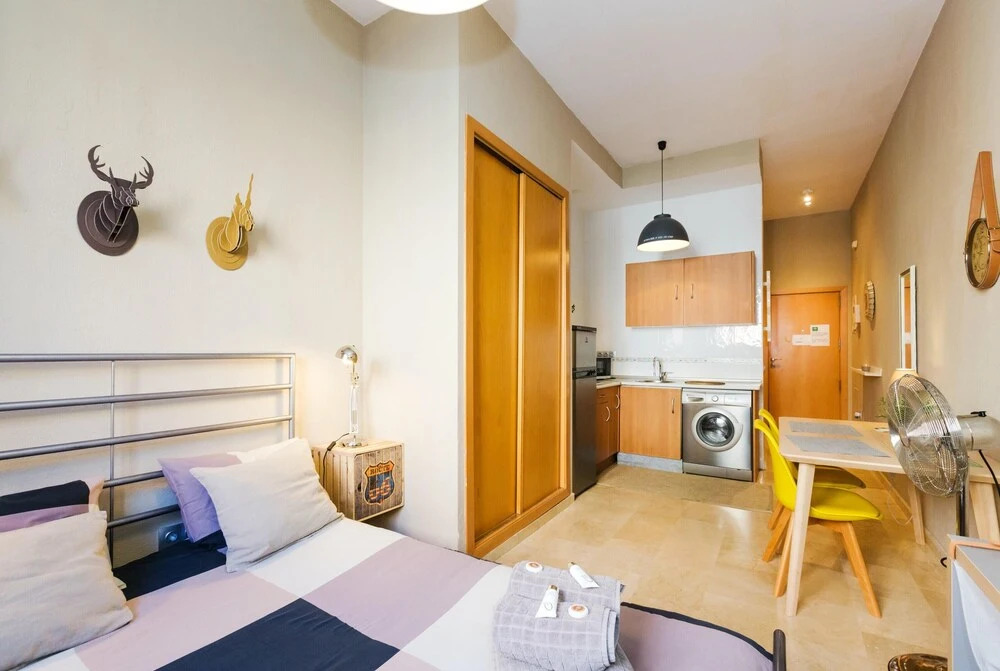 Studio in Málaga, With Wifi