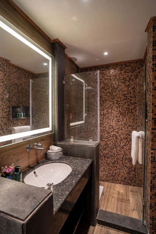 ELIVAAS Blushing Pines Stunning 3 BHK