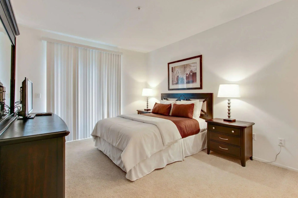 Global Luxury Suites at The Village