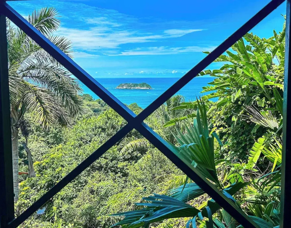 Villa Roca Boutique Resort & Suites