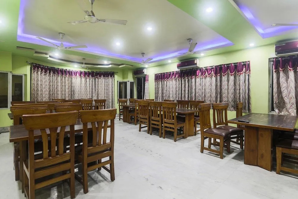 OYO 27675 Hotel Am Palace