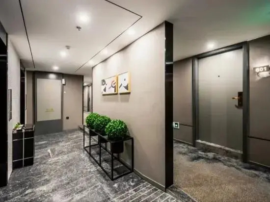 Homeinn Selected Hotel (Shanghai Tangqiao Center)