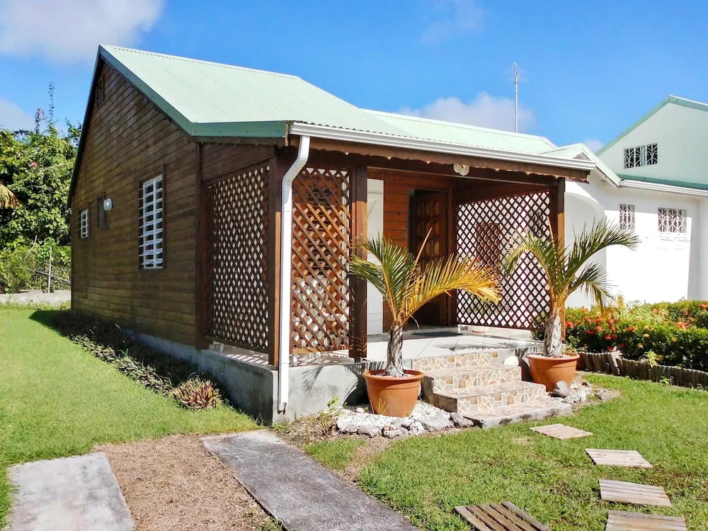 House With one Bedroom in Saint-françois, With Enclosed Garden and Wif