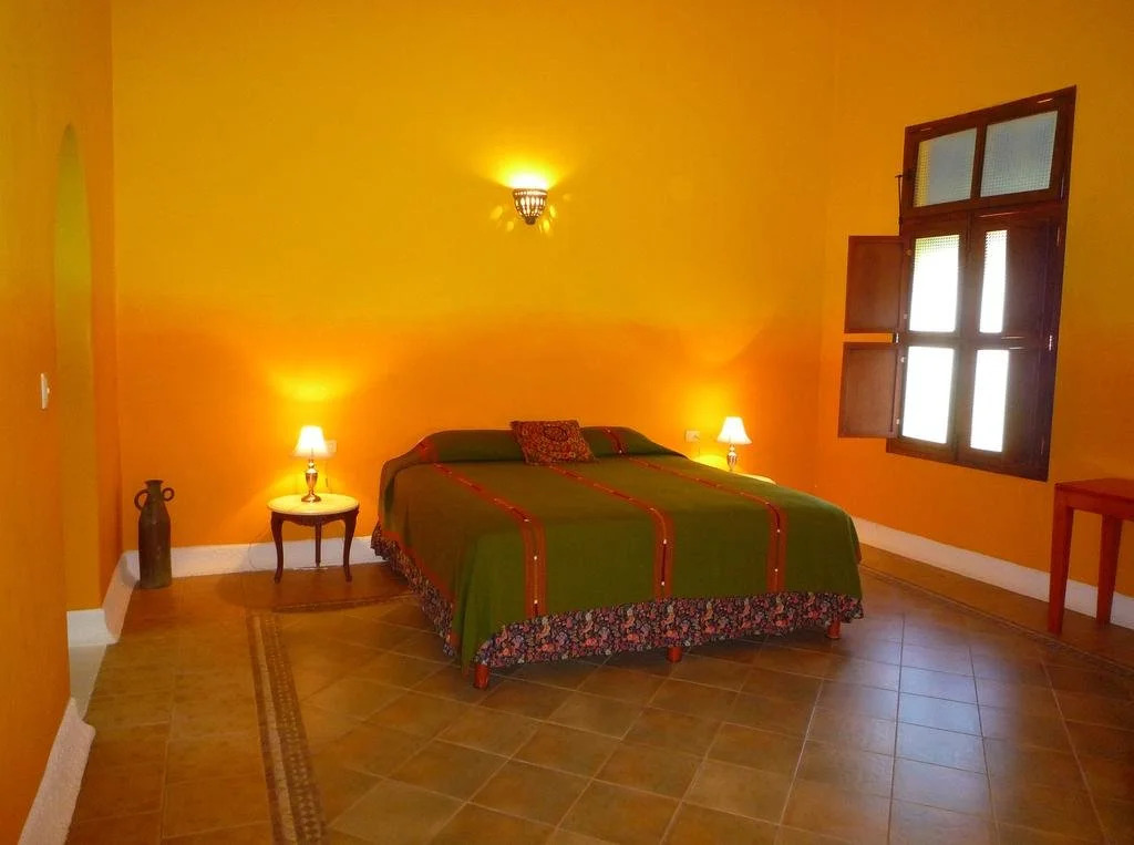 Hotel Medio Mundo