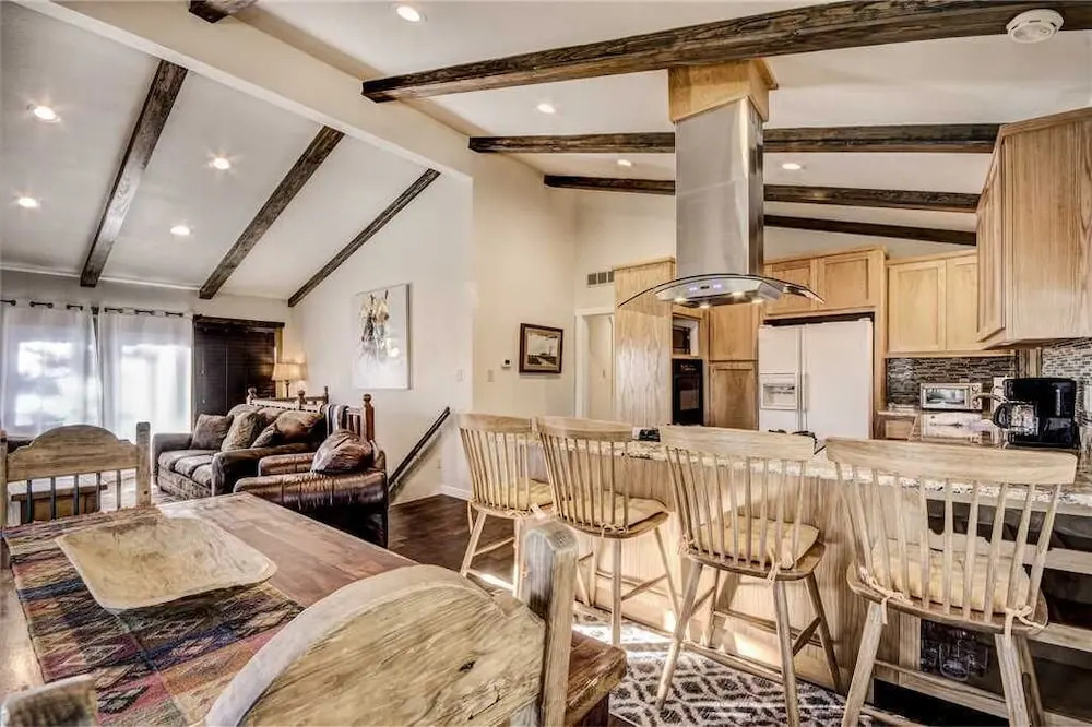 Alto Lakes - Four Bedroom Cabin with Hot Tub