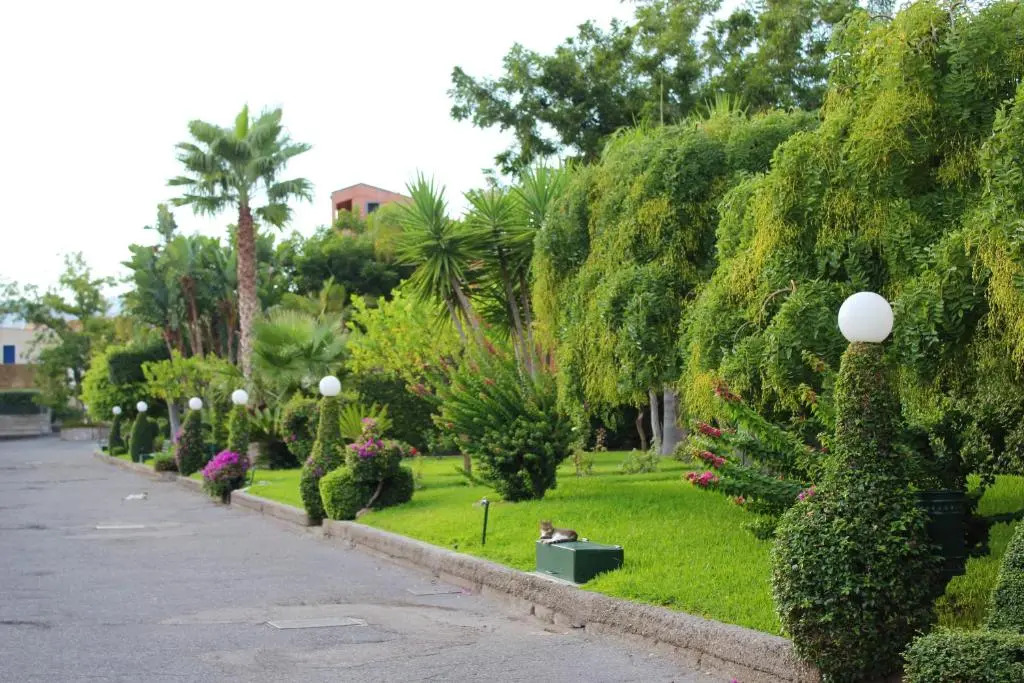 Apartment with one bedroom in Giardini Naxos with shared pool and furnished garden 150 m from the beach