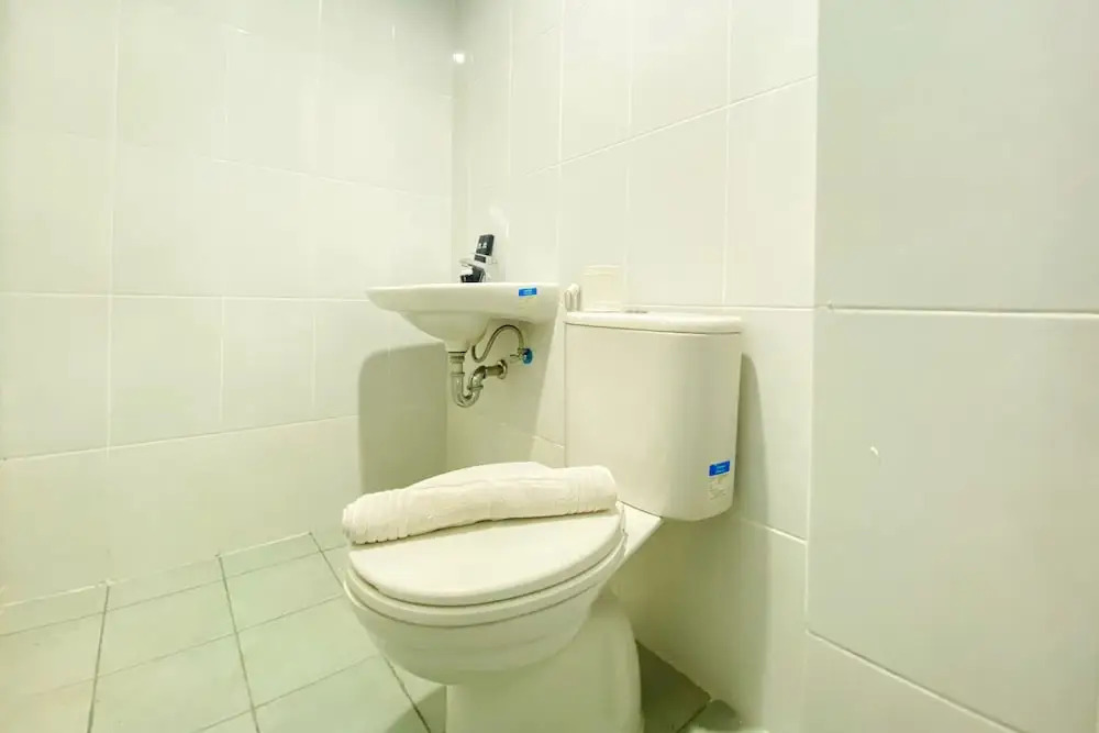 Comfort 1Br At Patraland Urbano Apartment