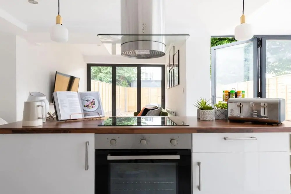 The Brixton Hill - Modern & Bright 2BDR Apartment with Garden