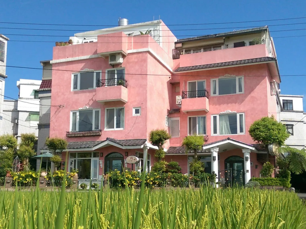 Four Seasons B & B