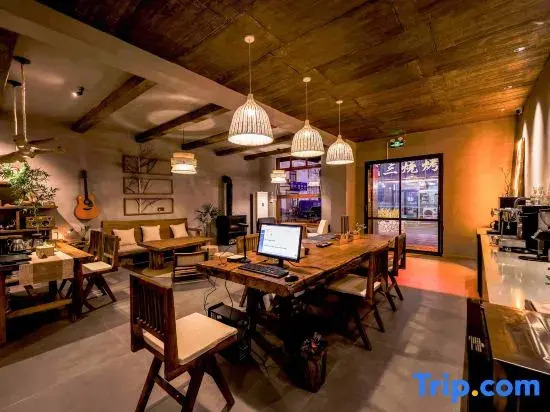 Wangsi Residence · Wabi-Sabi Aesthetic Design Guesthouse (Fengguo Temple Pedestrian Street)
