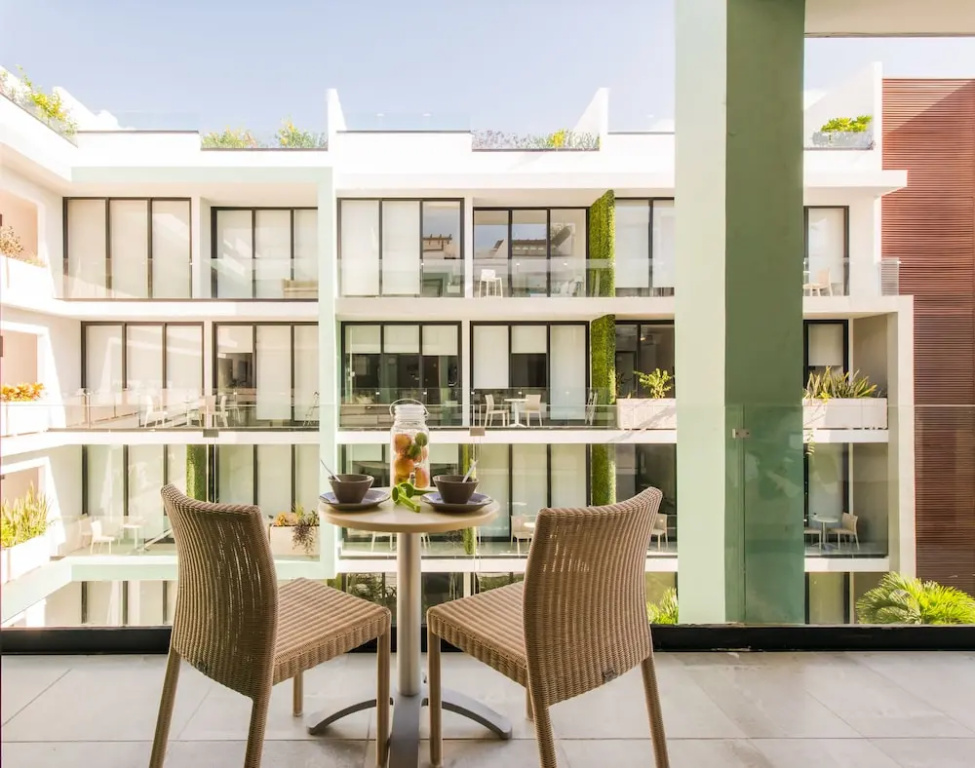 The City 1Bedroom Apartment with Terrace and 2 Pools