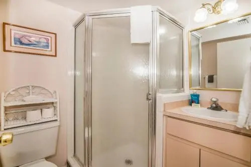 Joyce's Beachfront Suite 3