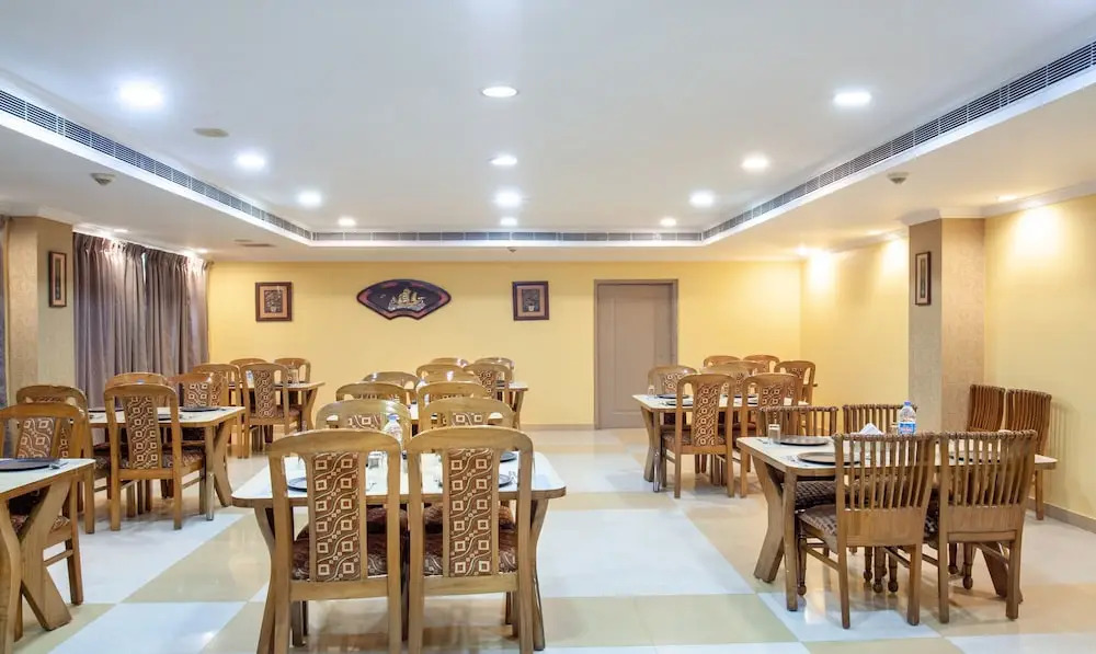 Treebo Y Hotels Elite, Khandagiri