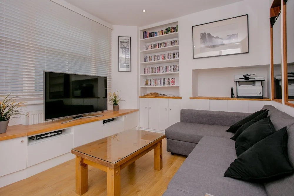 Modern Flat in West Kensington