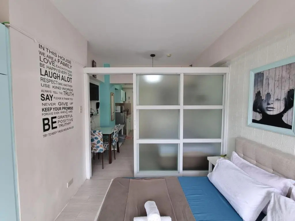 4 pax Tagaytay Prime Staycation WIFI NETFLIX and light cooking FREE VIEWDECK