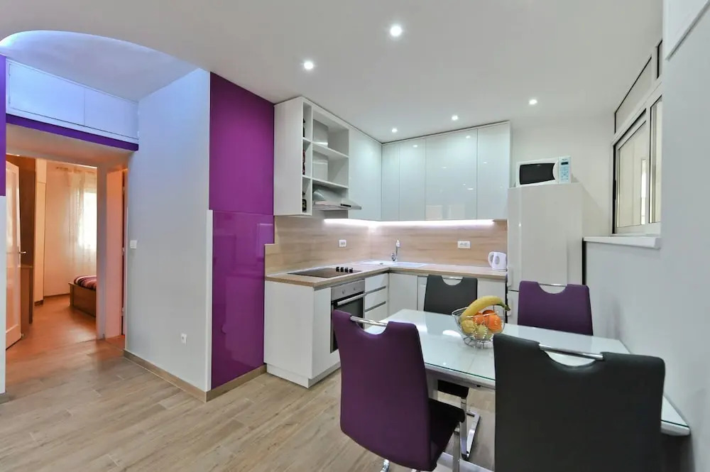 Apartment Purple Summer City