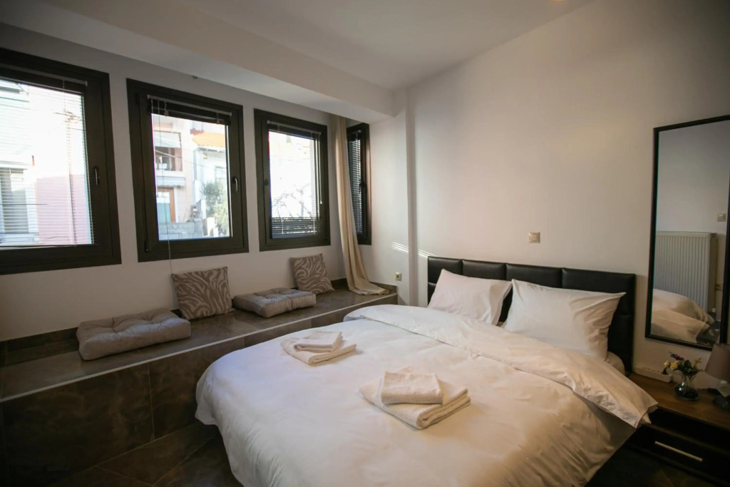 Stunning city view apt & parking space at Old town